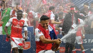 Alexis Sanchez (na pierwszym planie)