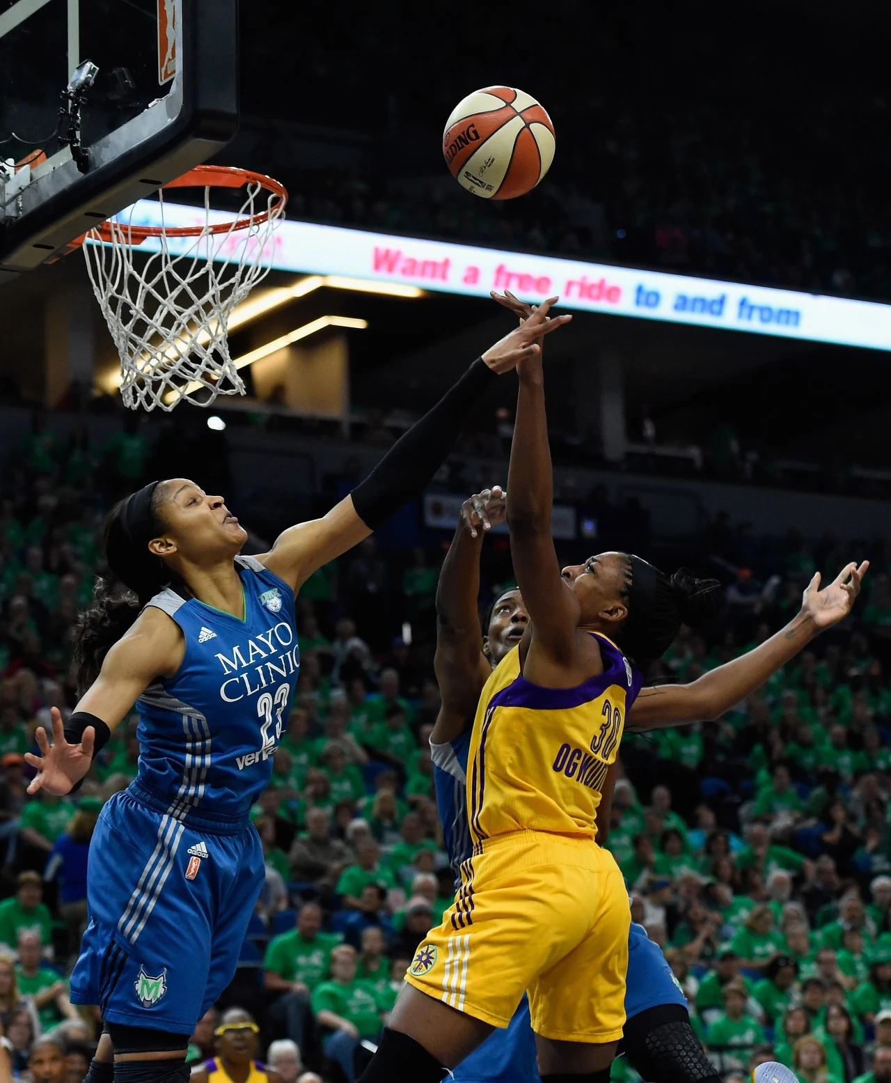 Maya Moore (z lewej) Maya Moore (z lewej)