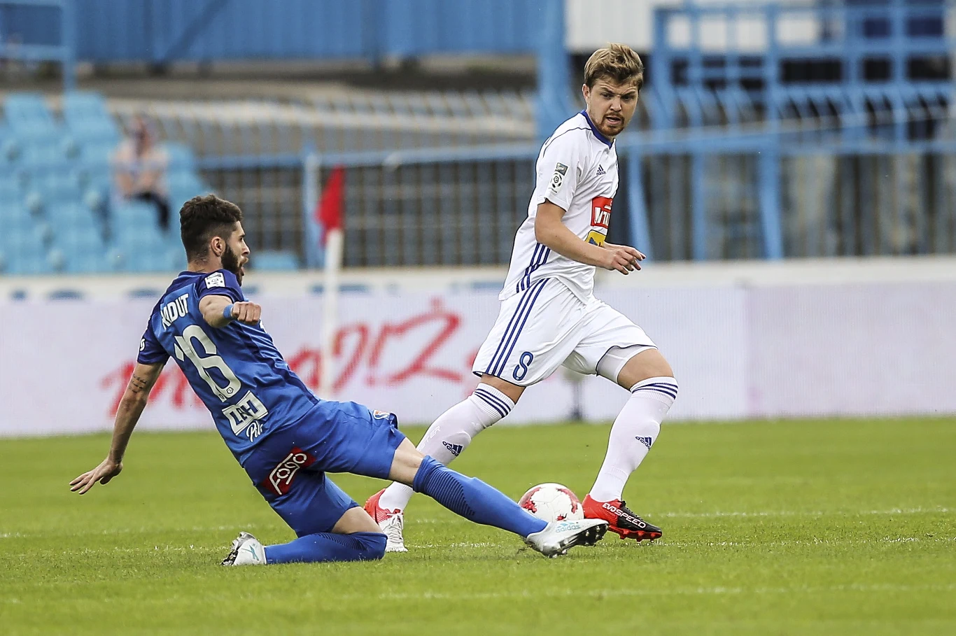 Płocczanie postawili się Lechowi i zgarnęli trzy punkty. "Kolejorz" w pierwszych dwóch spotkaniach sezonu zdobył zaledwie punkt Płocczanie postawili się Lechowi i zgarnęli trzy punkty. "Kolejorz" w pierwszych dwóch spotkaniach sezonu zdobył zaledwie punkt