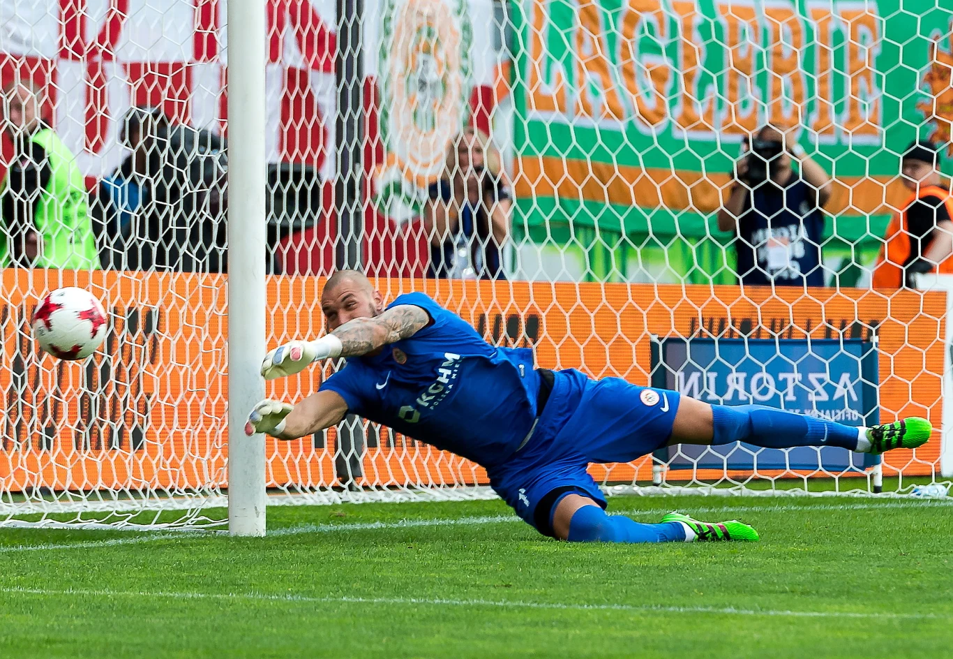 Bramkarz Zagłębia Lubin Martin Polaczek