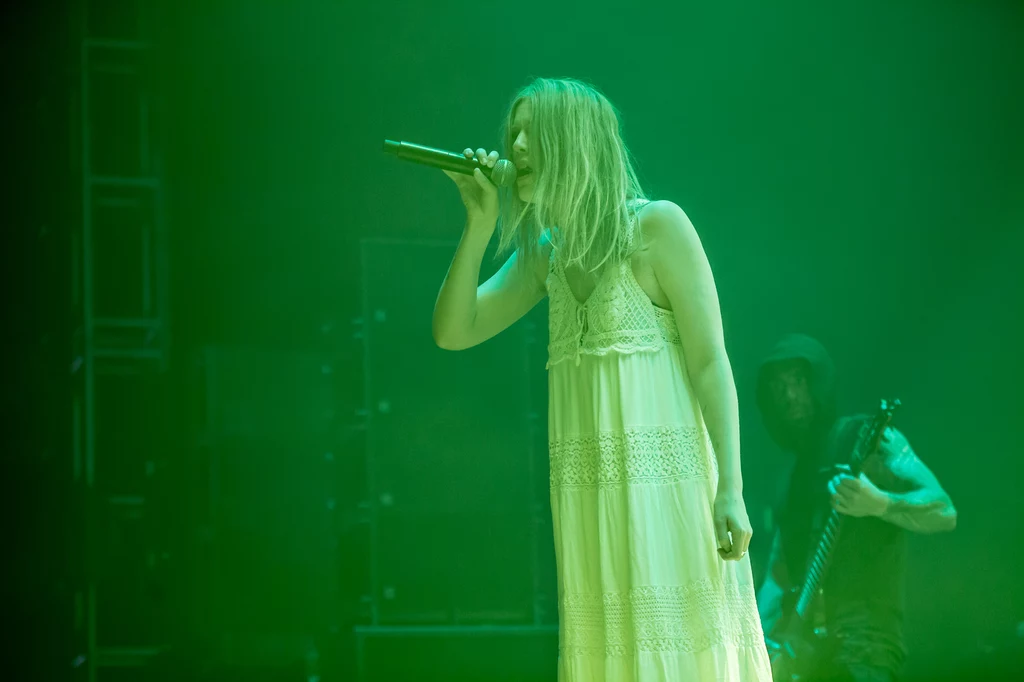 - Uwielbiam absolutnie każdy rodzaj instrumentów smyczkowych - mówi Myrkur - Uwielbiam absolutnie każdy rodzaj instrumentów smyczkowych - mówi Myrkur