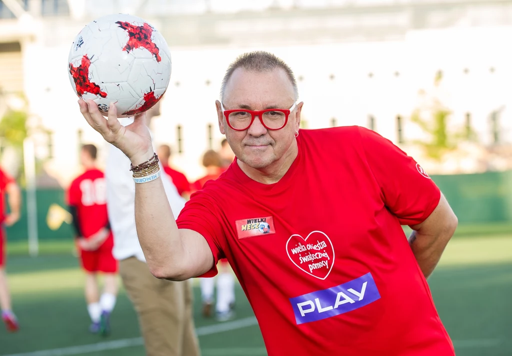 W teledysku zagrał gościnnie Jurek Owsiak