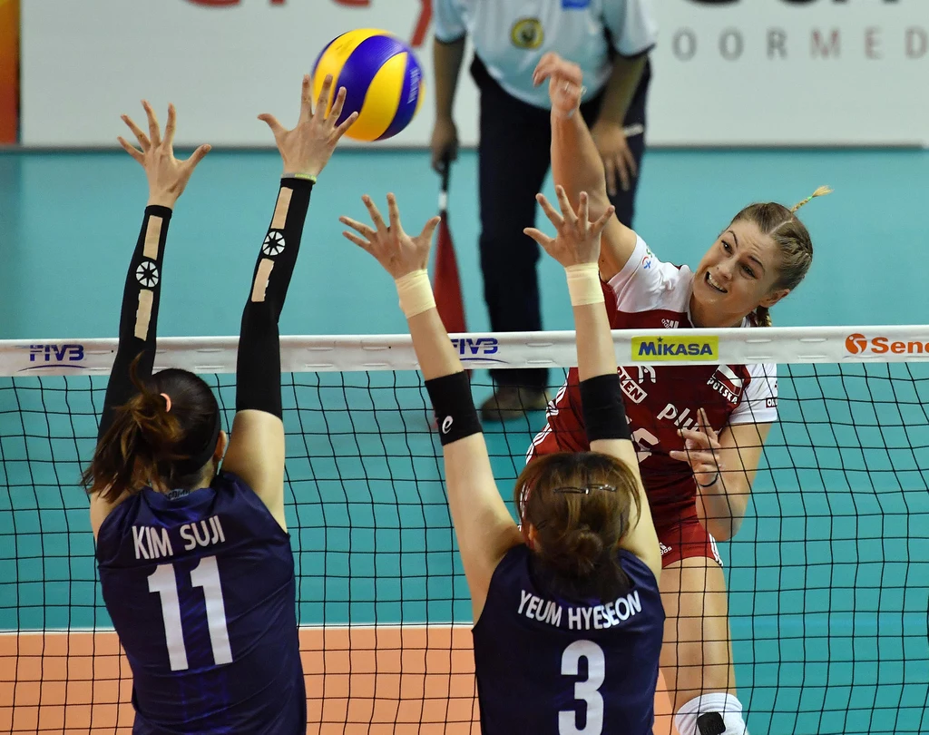 Polki, w czerwonych strojach, nie dały szans rywalkom