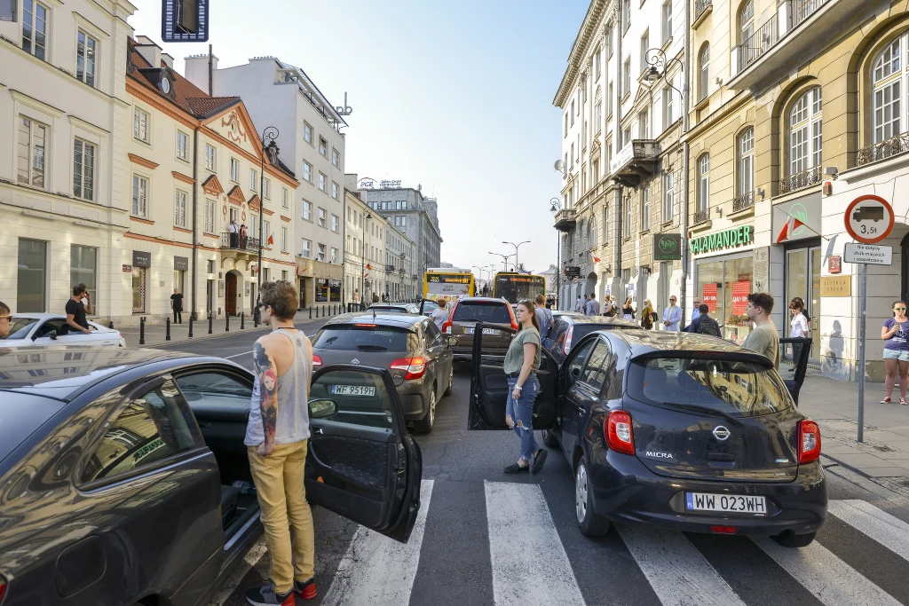 W godzinę "W" Warszawa zamarła 