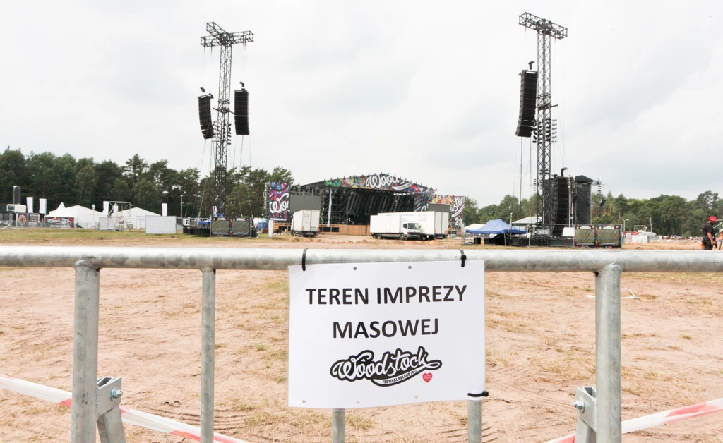 "Teren imprezy masowej", czyli Przystanek Woodstock odgrodzony barierkami