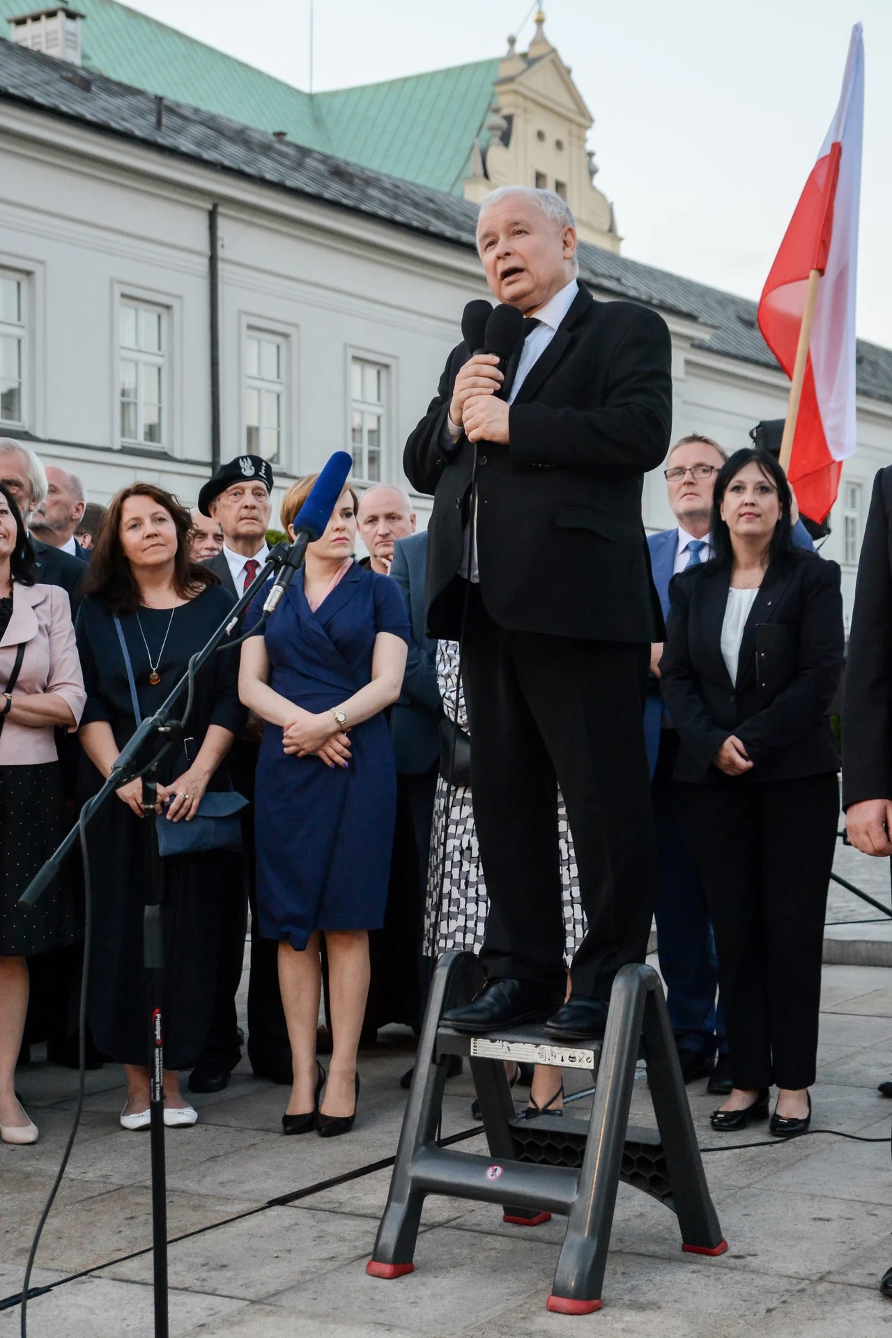 Jarosław Kaczyński przemawia na miesięcznicy