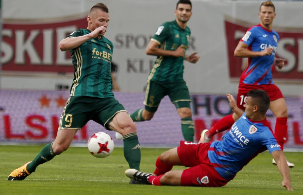 Piast Gliwice - Śląsk Wrocław 1-1 w meczu 4. kolejki Ekstraklasy Piast Gliwice - Śląsk Wrocław 1-1 w meczu 4. kolejki Ekstraklasy