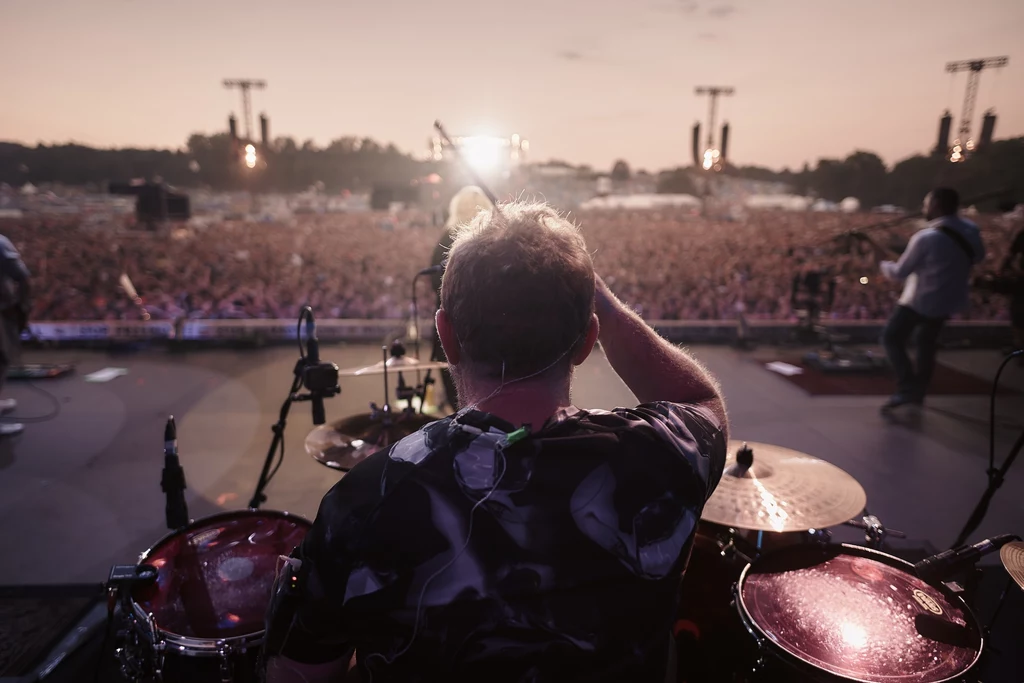 Widok z Dużej Sceny Przystanku Woodstock podczas koncertu grupy Hey