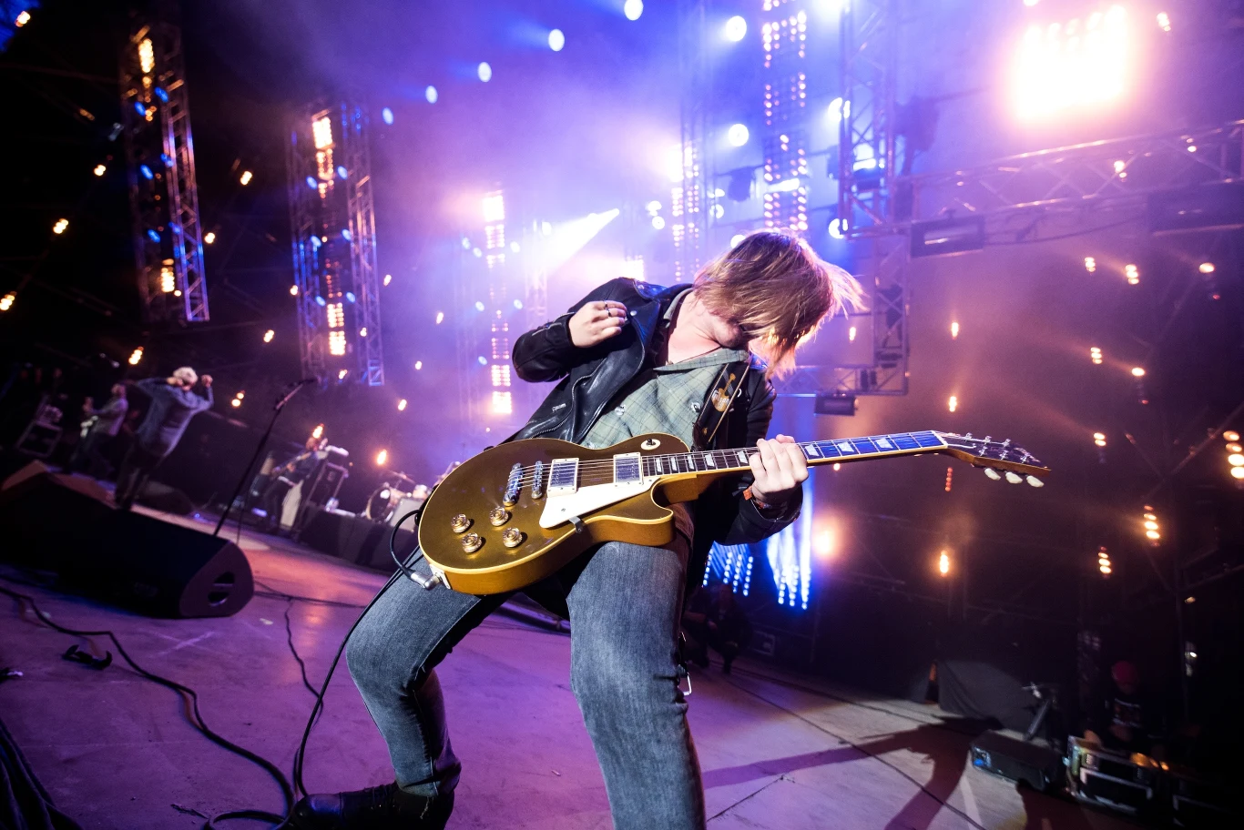 Zobacz zdjęcia z koncertu Nothing But Thieves na Przystanku Woodstock 2017 Zobacz zdjęcia z koncertu Nothing But Thieves na Przystanku Woodstock 2017