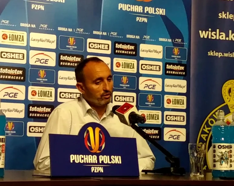Trener Wisły Kraków Kiko Ramirez po pokonaniu Wisły Płock w Pucharze Polski. Trener Wisły Kraków Kiko Ramirez po pokonaniu Wisły Płock w Pucharze Polski.