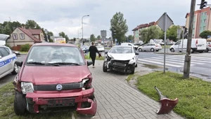 Na dług wobec ubezpieczycieli składają się między innymi sytuacje, w których sprawca wypadku nie miał wykupionego OC i musi zwrócić wypłacone odszkodowania