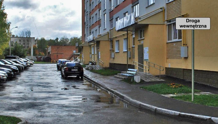 Na drogach wewnętrznych też musimy przestrzegać przepisów ruchu drogowego, choć nie wszystkich