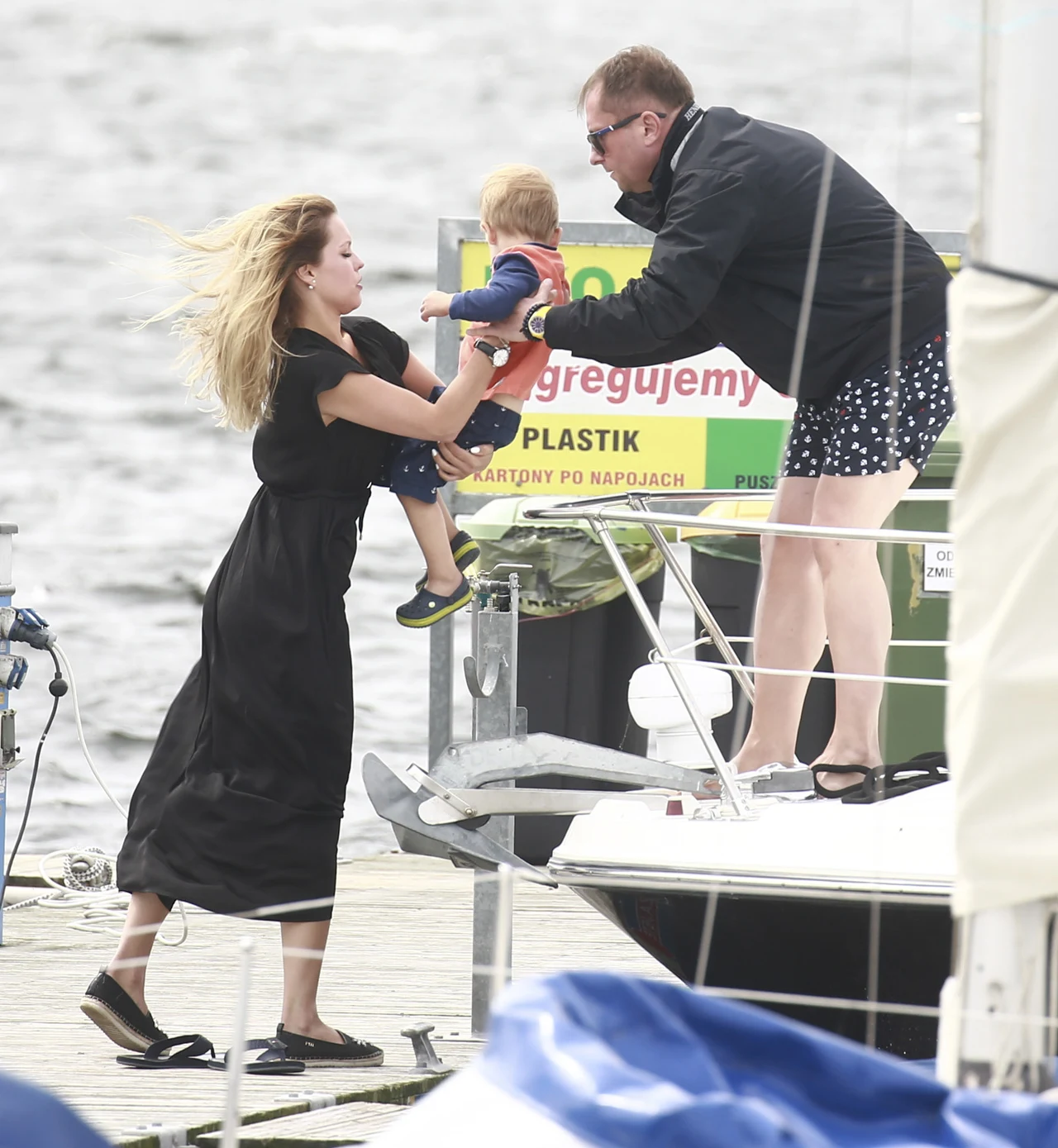 Kamil Durczok i Julia wspólnie zajmują się jej synem Kamil Durczok i Julia wspólnie zajmują się jej synem