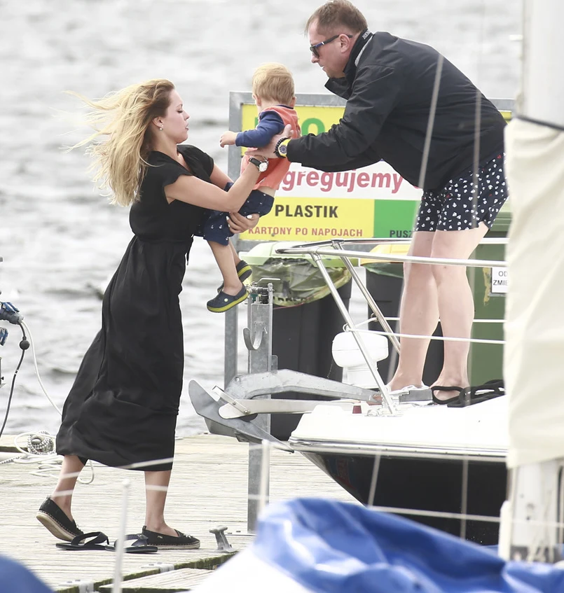 Kamil Durczok z Julią i jej synkiem Kamil Durczok z Julią i jej synkiem