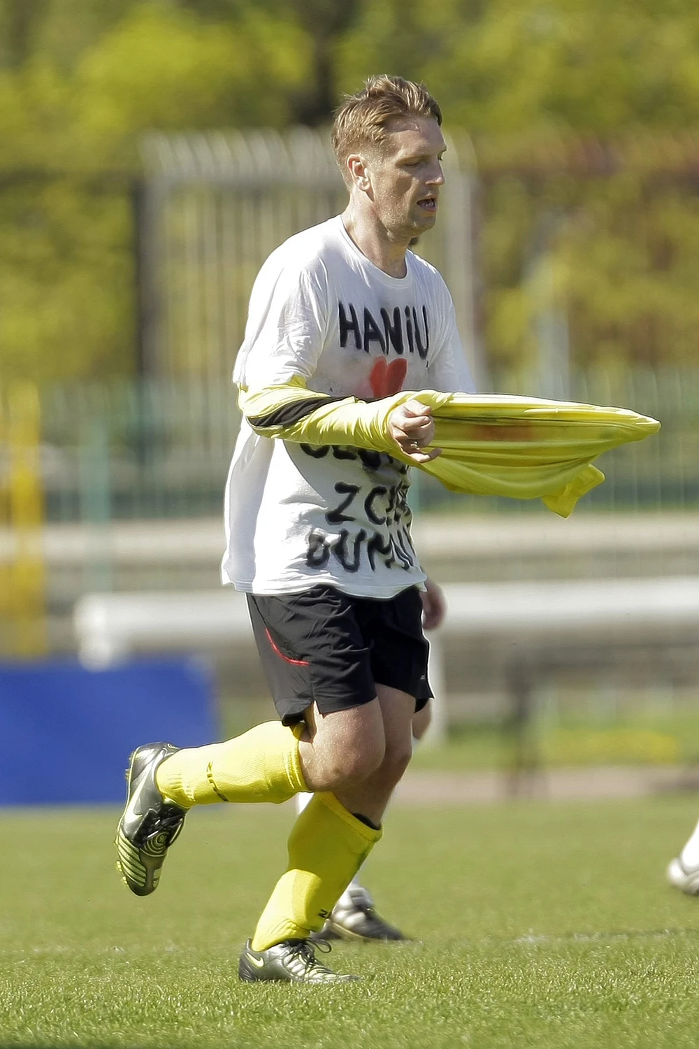 Tomasz Lis wsparcie dla żony wyraził podczas meczu Tomasz Lis wsparcie dla żony wyraził podczas meczu