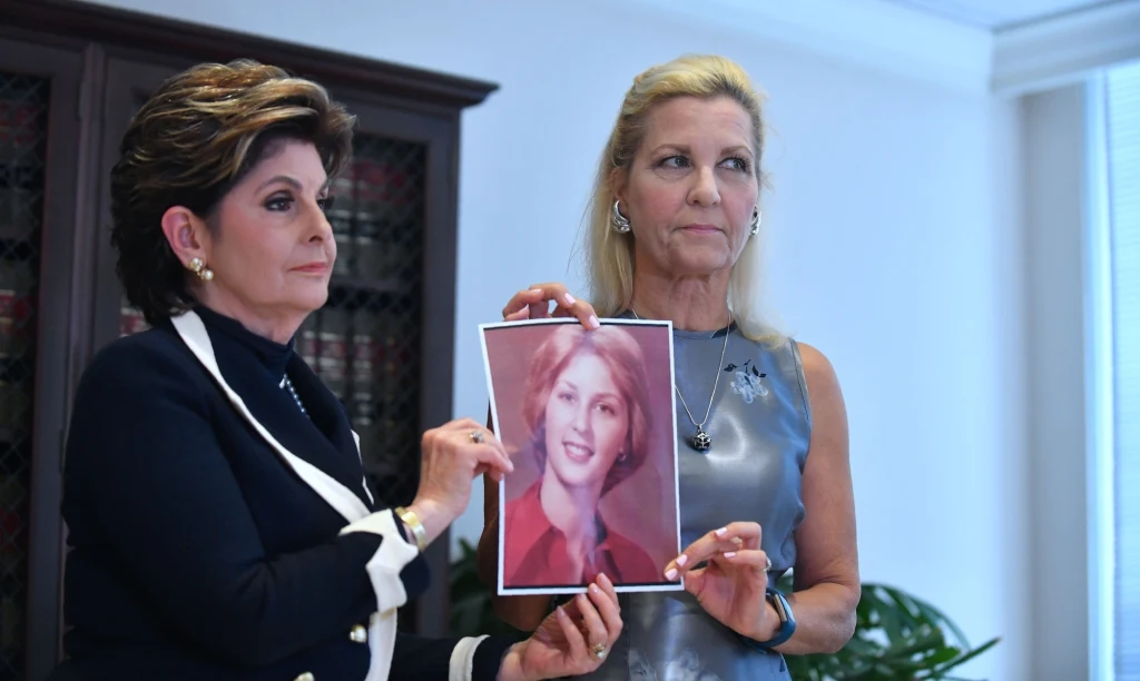 Gloria Allred (L) ze swoją klientką "Robin" Gloria Allred (L) ze swoją klientką "Robin"
