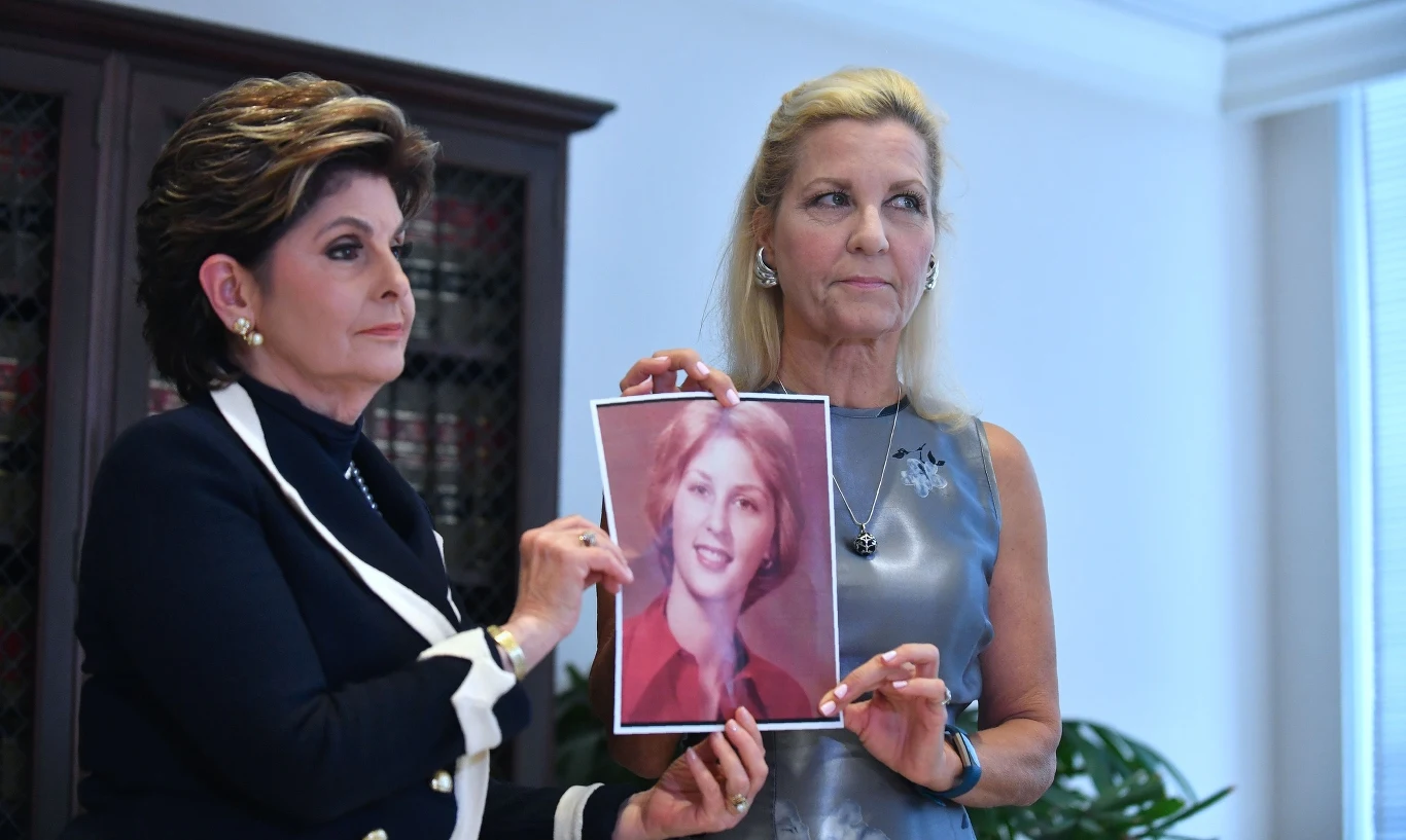 Gloria Allred (L) ze swoją klientką "Robin"