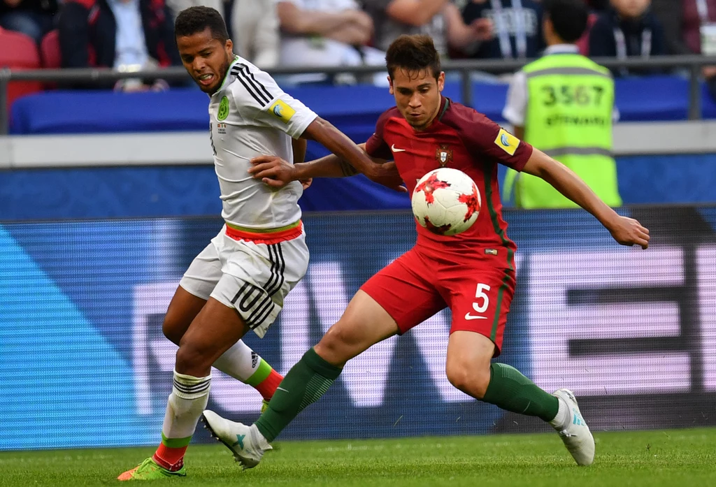 Raphael Guerreiro (z prawej)