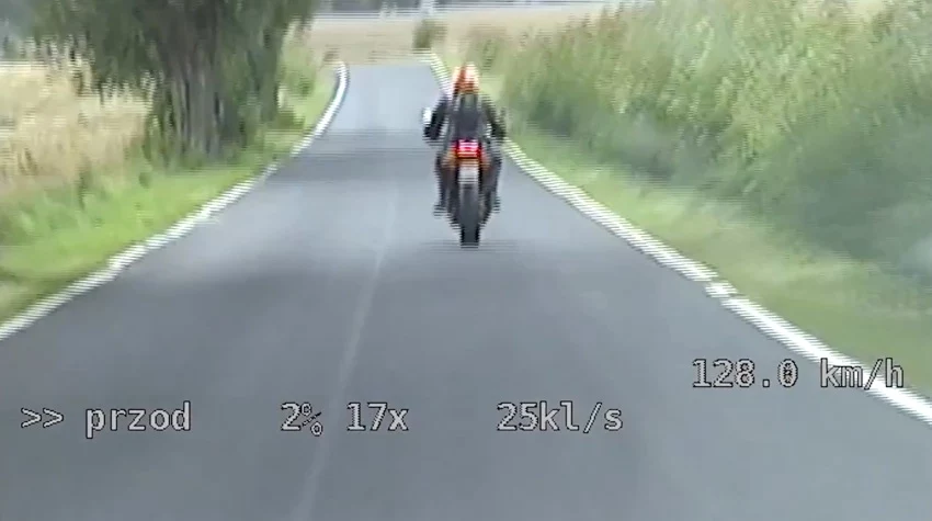 Motocyklista miał bardzo zły poranek