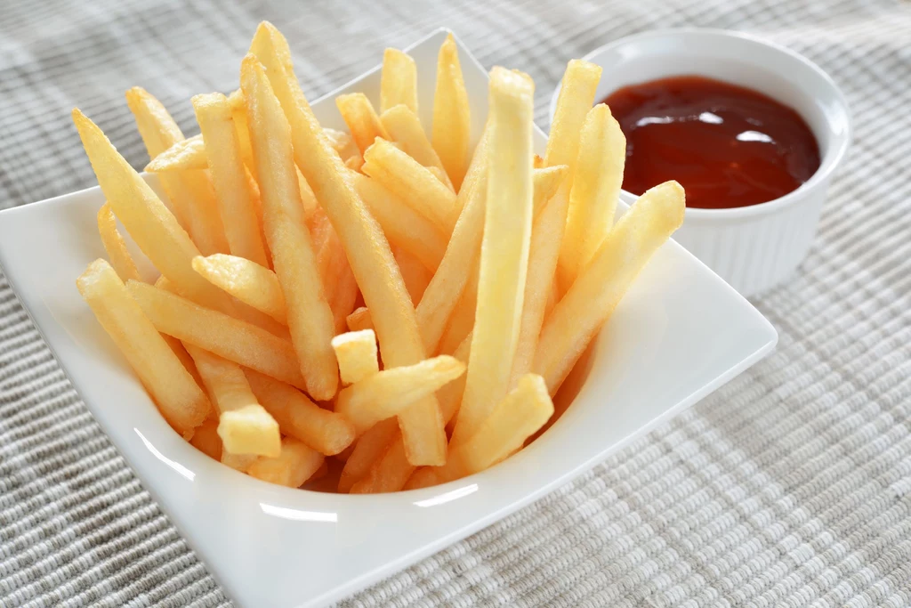 Frytury do głębokiego smażenia oparte są głównie na tłuszczach utwardzanych Frytury do głębokiego smażenia oparte są głównie na tłuszczach utwardzanych
