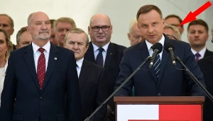 Ryszard Czarnecki nie przewidział ustawienia fotoreporterów...