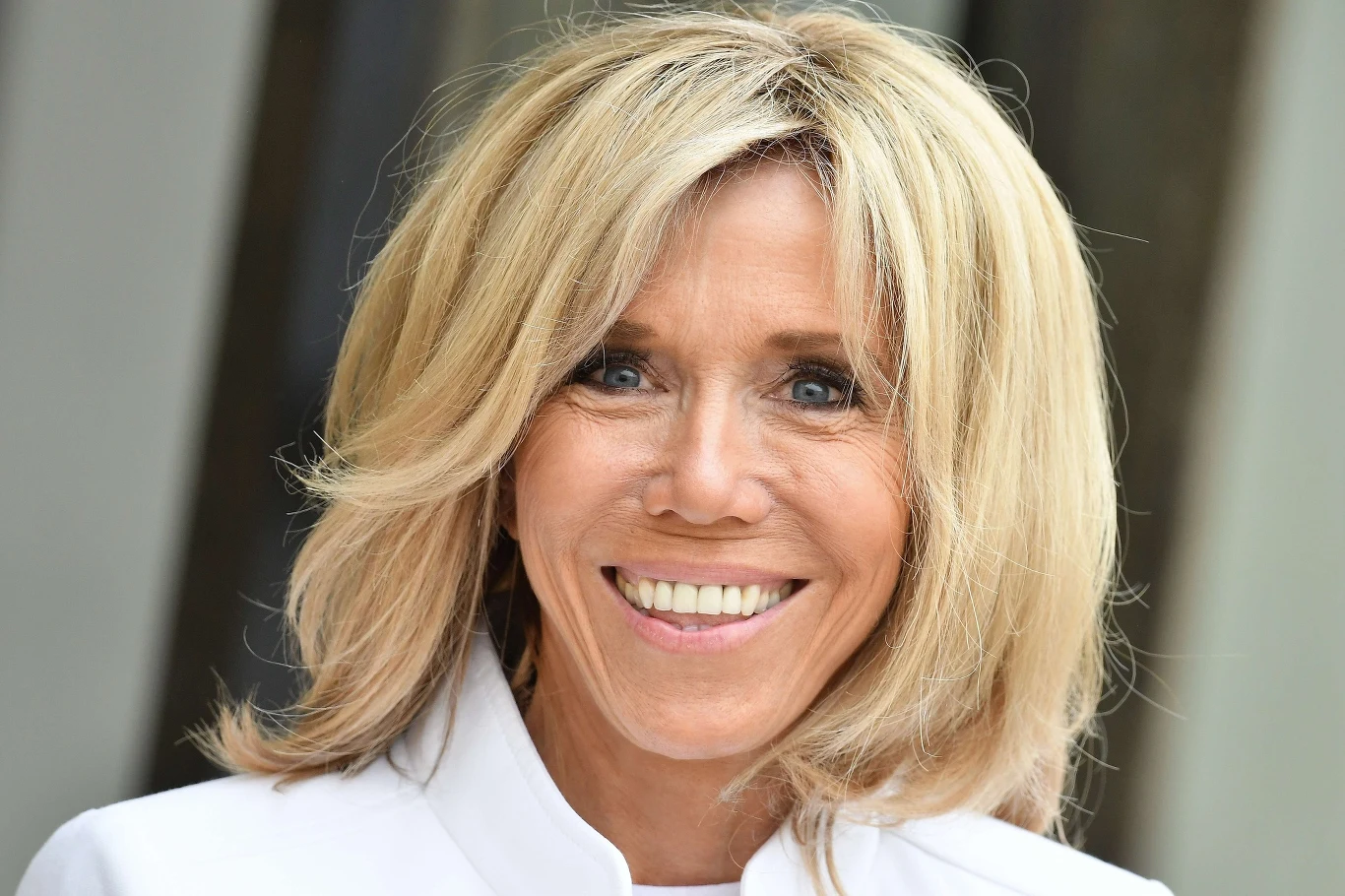 Stylizacje Brigitte Macron są zawsze głośno komentowane w mediach Stylizacje Brigitte Macron są zawsze głośno komentowane w mediach