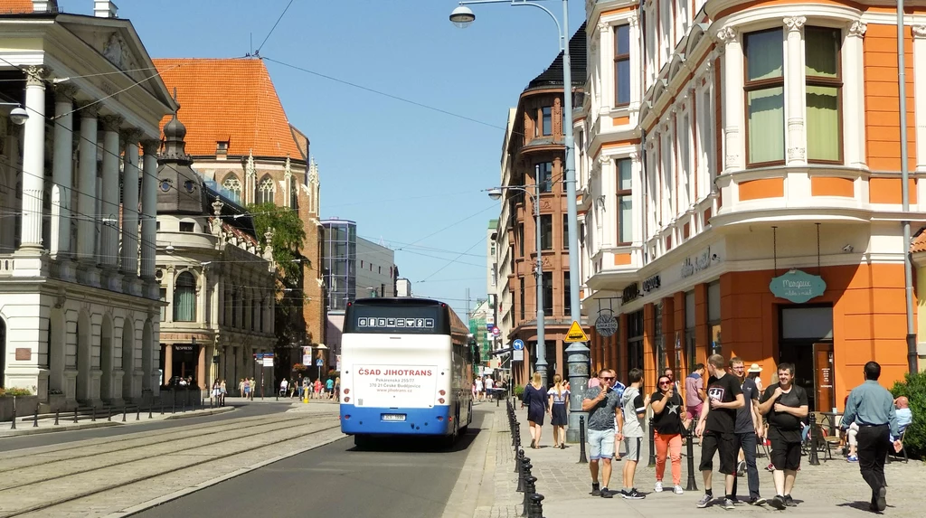 Mock mieszkał z żoną w kamienicy naprzeciwko teatru