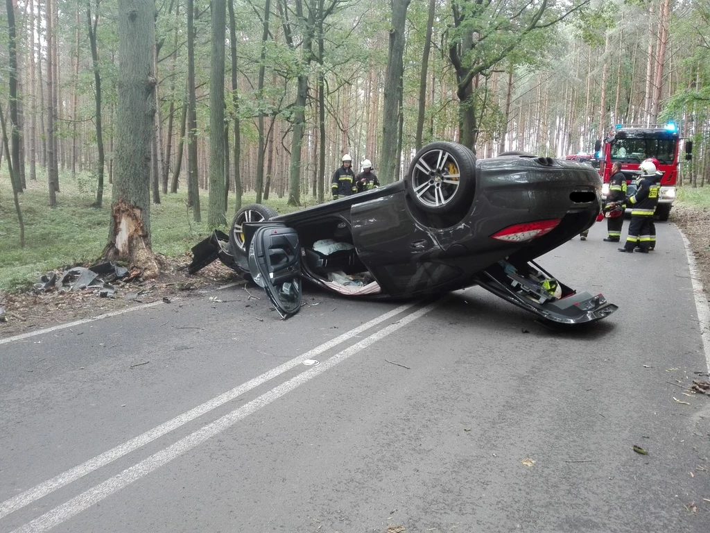 Wypadek Porsche 911 / Fot: PSP Leszno