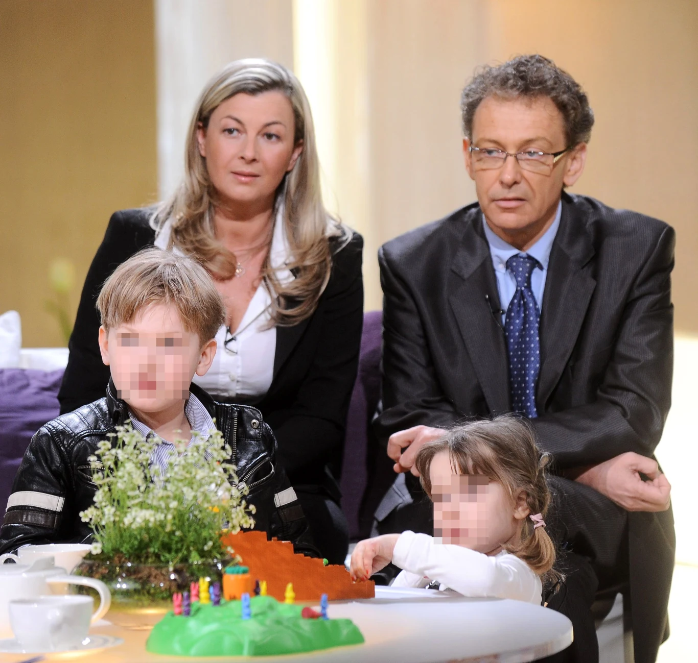 Jacek Borkowski ze zmarłą żoną i dziećmi, 2011 r. Jacek Borkowski ze zmarłą żoną i dziećmi, 2011 r.