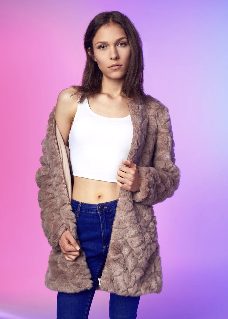 KARINA | Toruń | 17 lat | 175cm | sms o treści LOOK.5 na numer 7248 KARINA | Toruń | 17 lat | 175cm | sms o treści LOOK.5 na numer 7248