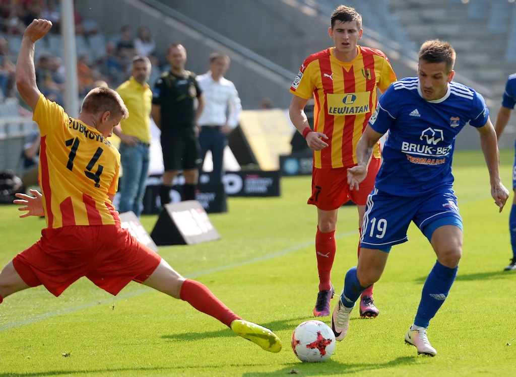 Korona Kielce - Bruk-Bet Termalica 2-1 w meczu 7. kolejki Ekstraklasy
