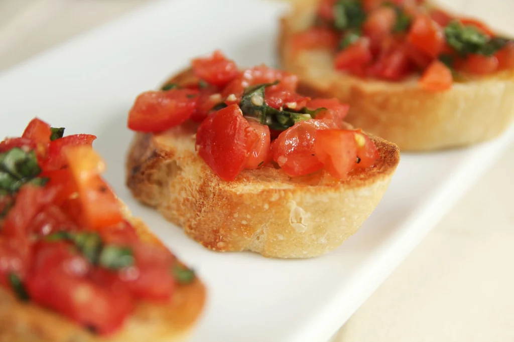 Bruschetta z pomidorami