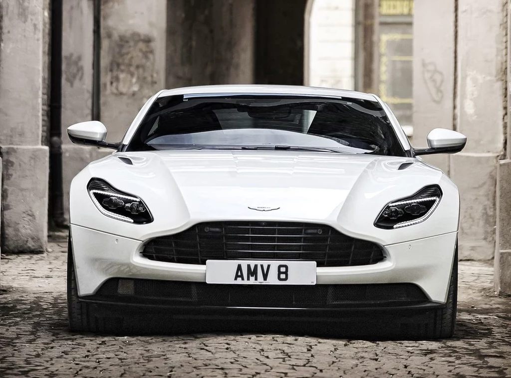 Aston Martin wychodzi na prostą