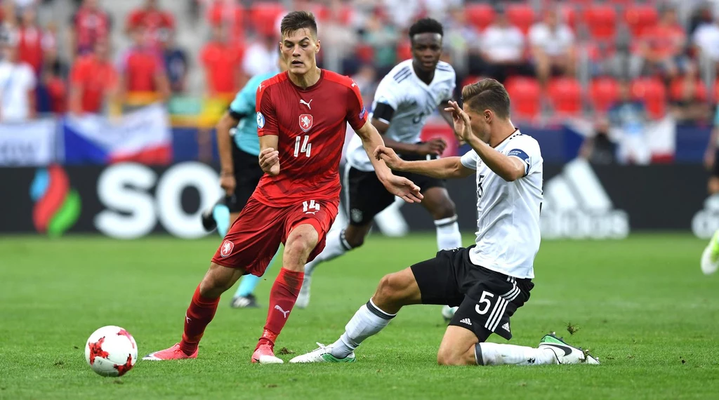 Patrik Schick (w czerwonej koszulce)