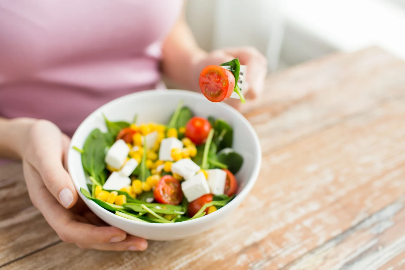 Regularne jedzenie przynosi wiele korzyści Regularne jedzenie przynosi wiele korzyści