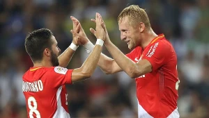 Joao Moutinho (z lewej) oraz Kamil Glik
