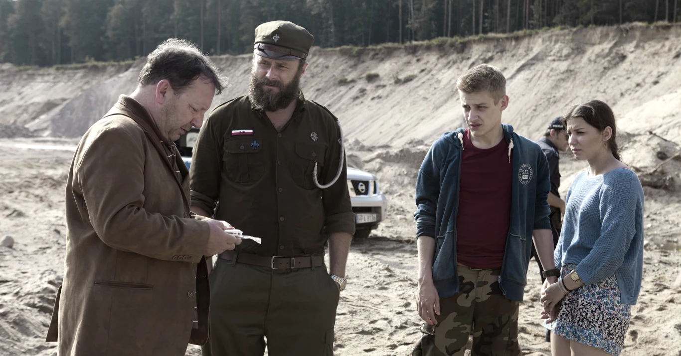 Zbigniew Zamachowski, Leszek Lichota, Mateusz Więcławek i Magdalena Wieczorek w filmie "Czuwaj"