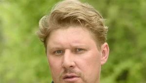 Andrzej Nejman u boku księdza Mateusza