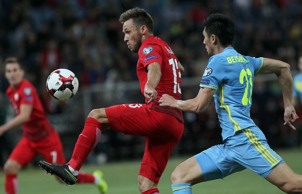 Maciej Rybus podczas meczu eliminacji z Kazachstanem Maciej Rybus podczas meczu eliminacji z Kazachstanem