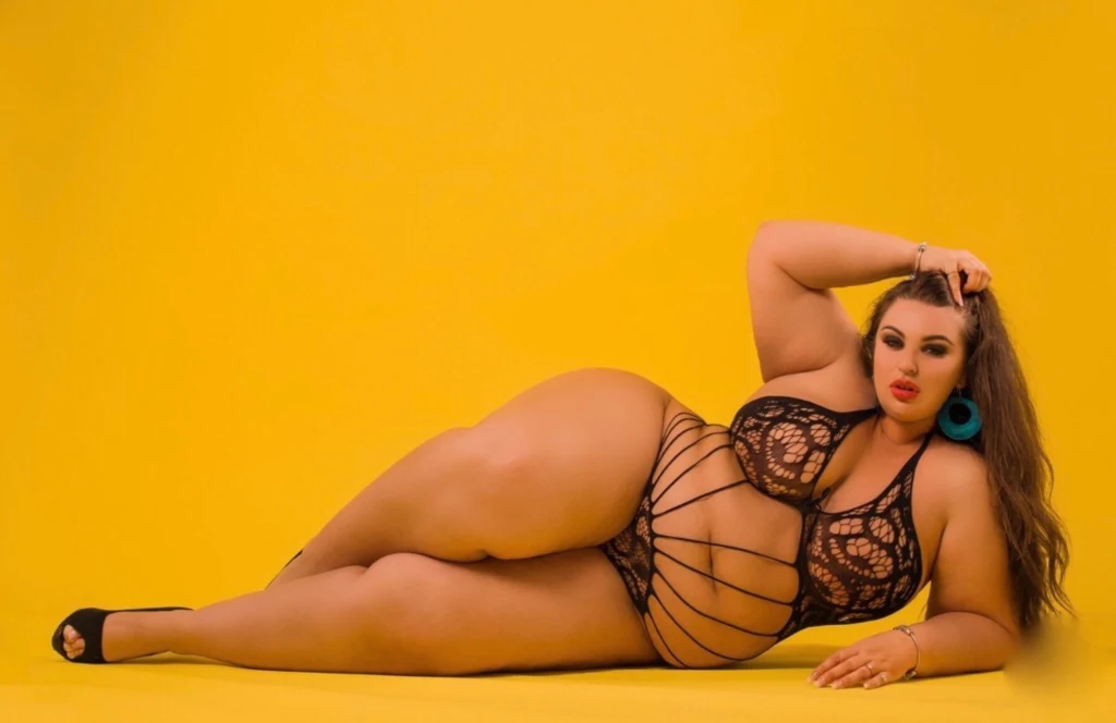 Yazmin Fox Yazmin Fox