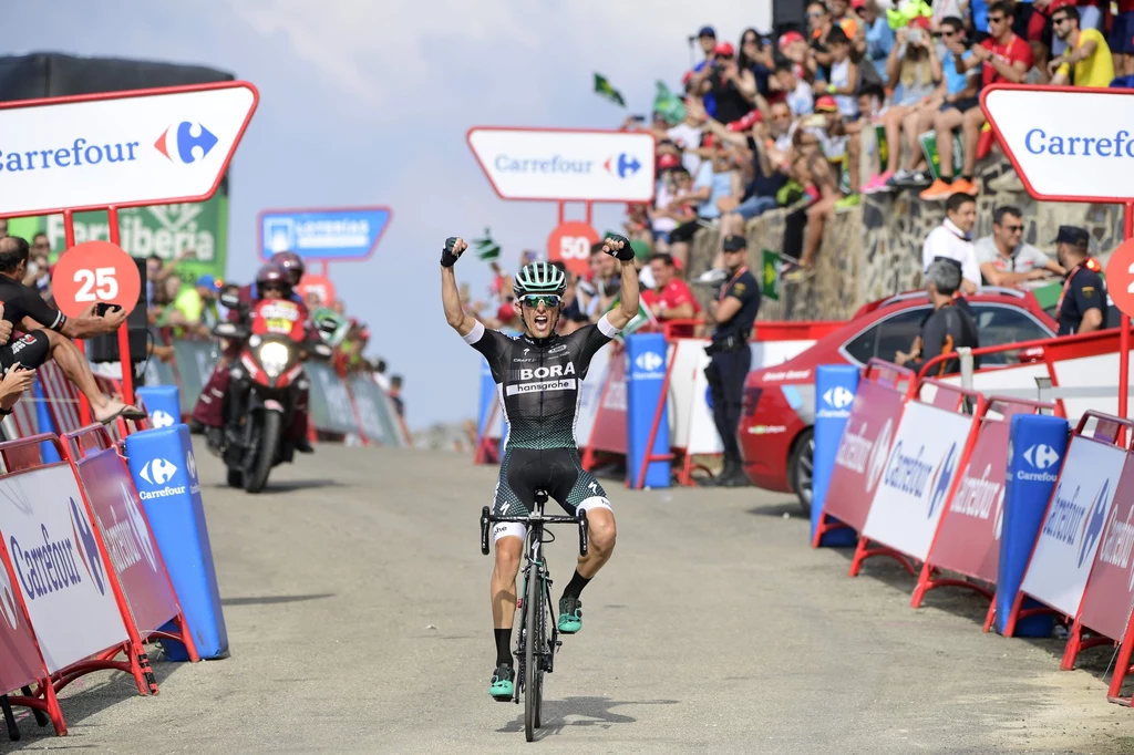 Rafał Majka świętuje na mecie 14. etapu Vuelta a Espana