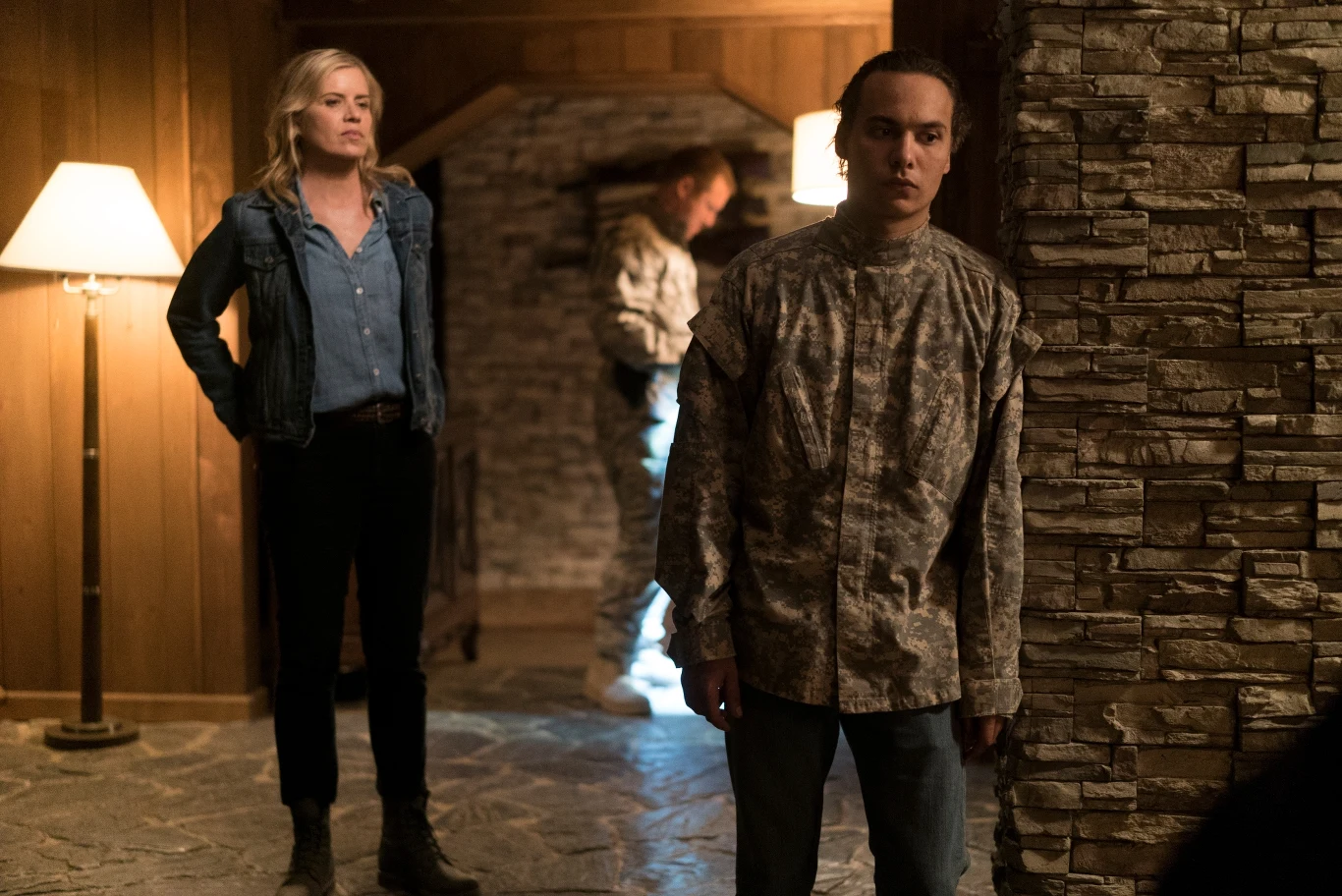 "Fear the Walking Dead": Madison (Kim Dickens), Nick (Frank Dillane) "Fear the Walking Dead": Madison (Kim Dickens), Nick (Frank Dillane)