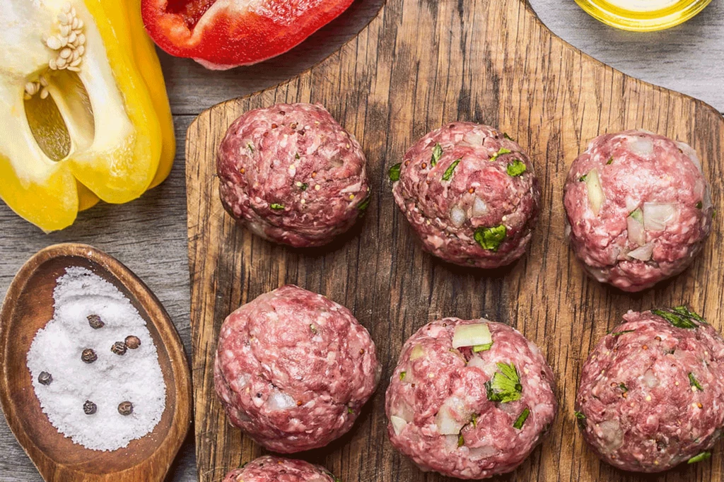 Klopsiki z cukinią, papryką i ziemniakami Klopsiki z cukinią, papryką i ziemniakami