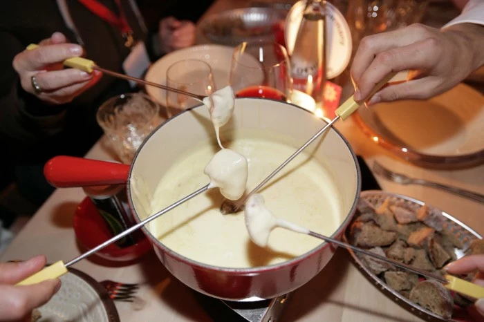 Fot. 2 Fondue. Copyright : swiss-image.ch