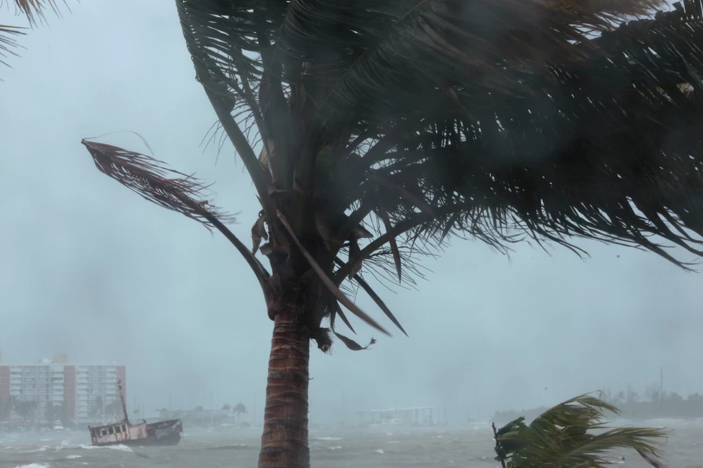 Huragan Irma przeszedł w środę nad Karaibami. Następnie uderzył w Portoryko i Dominikanę. Huragan ten uważany jest za jeden za jeden z pięciu najpotężniejszych atlantyckich huraganów w ostatnich 80 latach. Huragan Irma przeszedł w środę nad Karaibami. Następnie uderzył w Portoryko i Dominikanę. Huragan ten uważany jest za jeden za jeden z pięciu najpotężniejszych atlantyckich huraganów w ostatnich 80 latach.