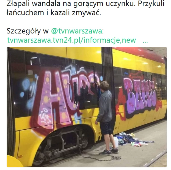 Twitter: Zdjęcie zniszczonego tramwaju Twitter: Zdjęcie zniszczonego tramwaju