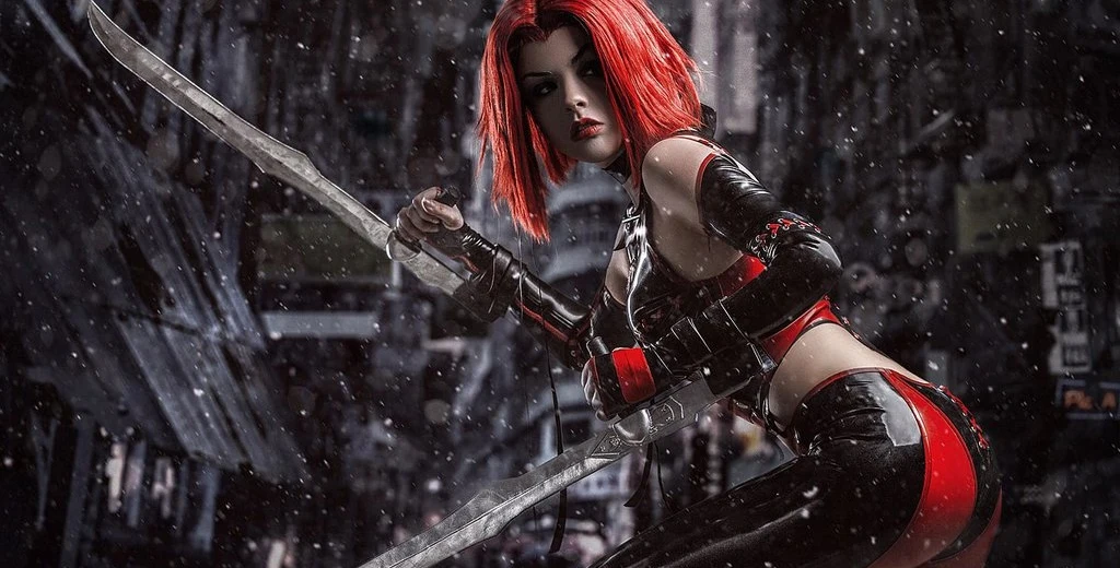 Fenixfatalist w przebraniu stylizowanym na bohaterkę serii gier Bloodrayne