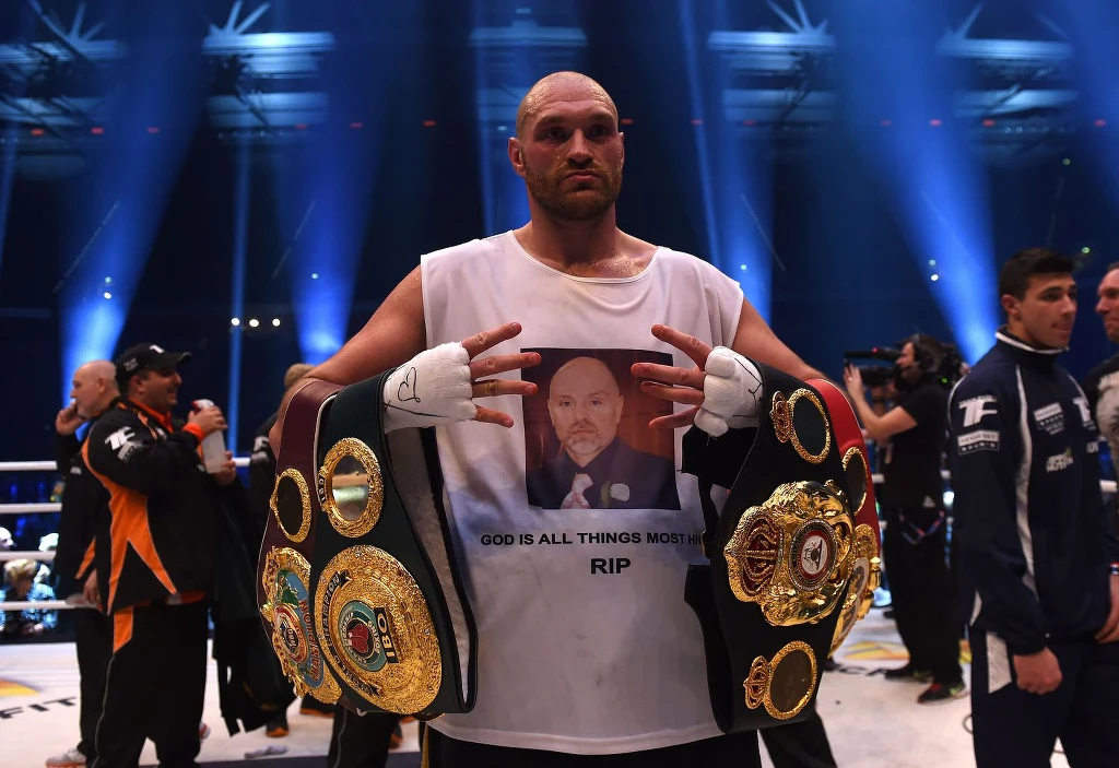 Tyson Fury zdobył mistrzowskie pasy po zwycięstwie nad Władimirem Kliczką Tyson Fury zdobył mistrzowskie pasy po zwycięstwie nad Władimirem Kliczką