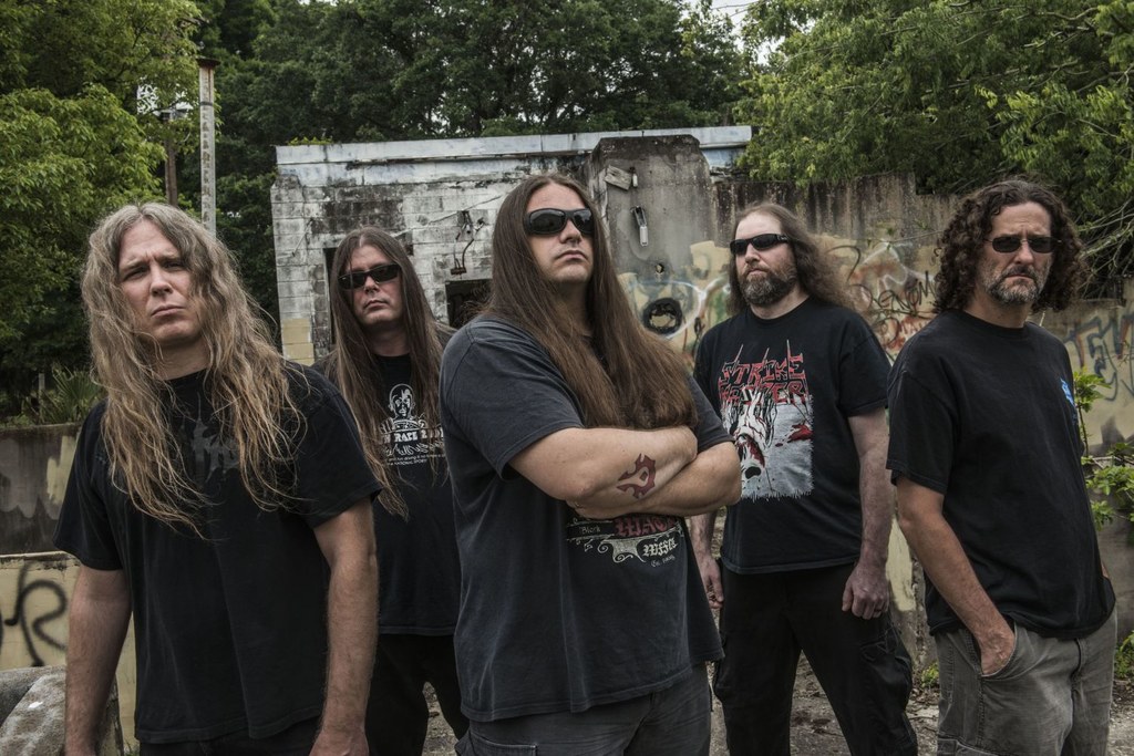 Surowy Cannibal Corpse