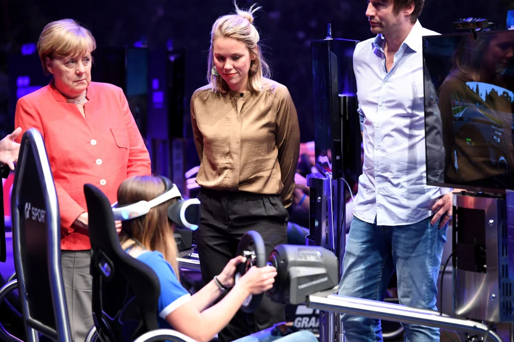 Wizyta Angeli Merkel na targach Gamescom 2017